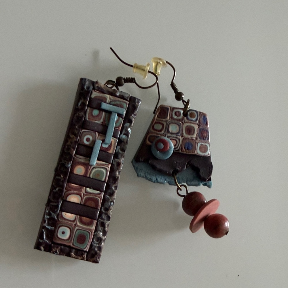 🧚🏼‍♀️ Unique 🧚🏼‍♀️Handmade Abstract Earrings - Picture 3 of 8